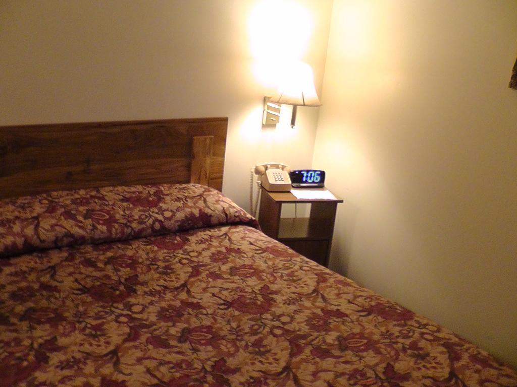 Motel 95 & Campground Hixton Εξωτερικό φωτογραφία