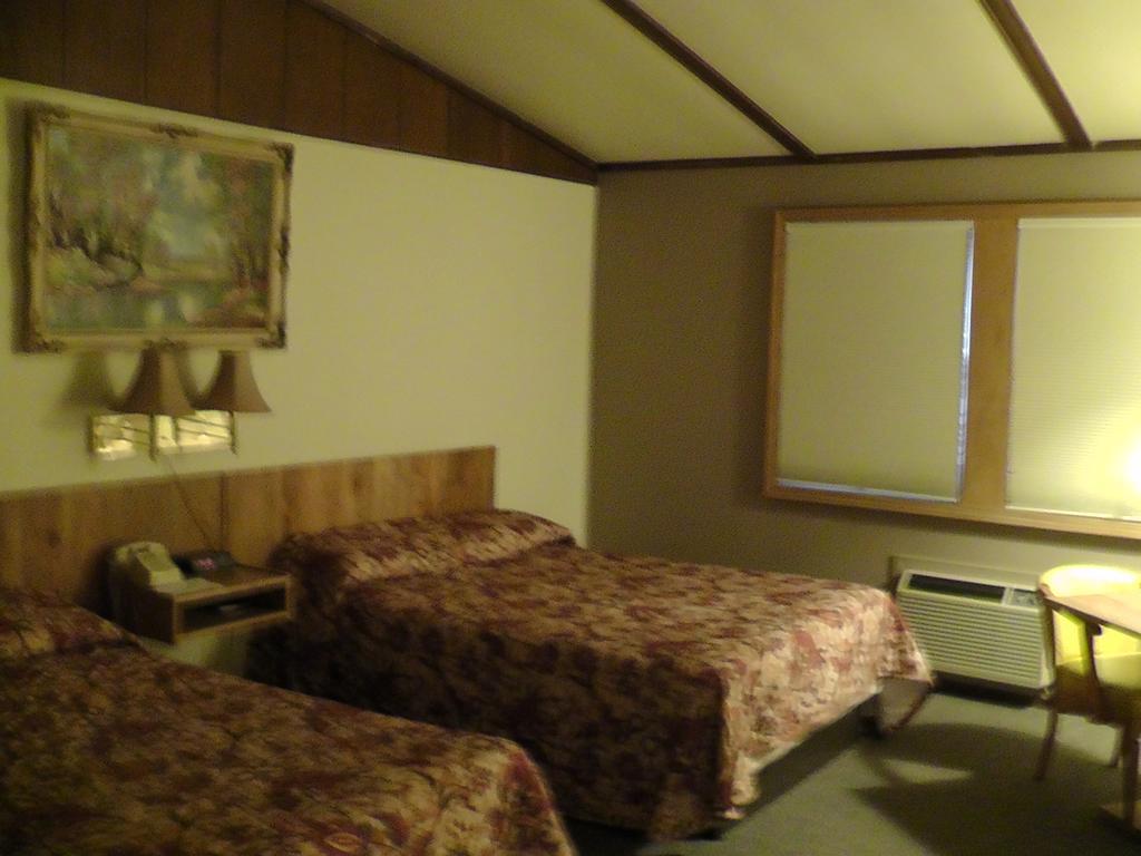Motel 95 & Campground Hixton Εξωτερικό φωτογραφία