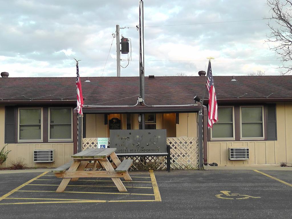 Motel 95 & Campground Hixton Εξωτερικό φωτογραφία