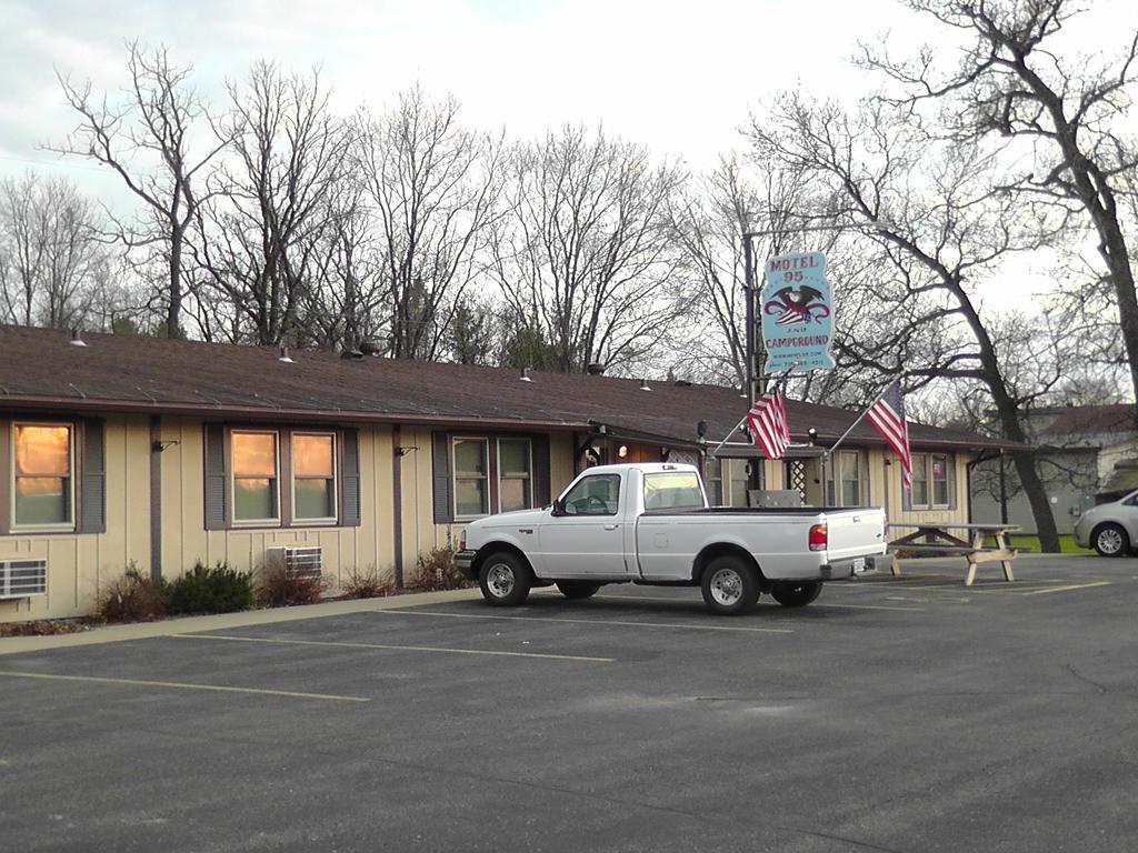 Motel 95 & Campground Hixton Εξωτερικό φωτογραφία